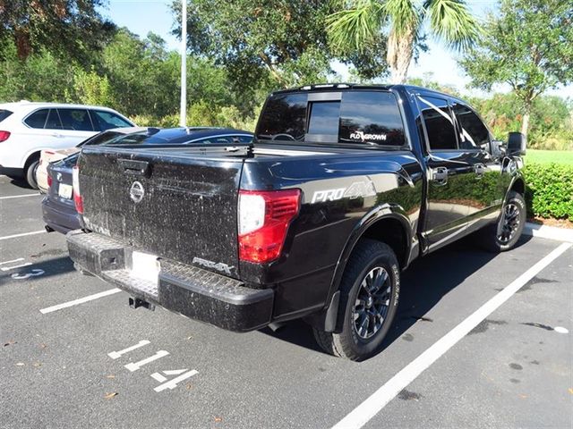2017 Nissan Titan 4x4 Crew Cab PRO-4X - 17081834 - 1