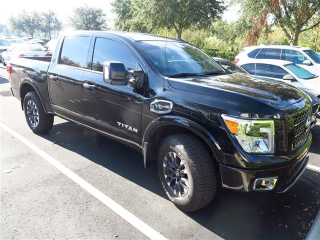 2017 Nissan Titan 4x4 Crew Cab PRO-4X - 17081834 - 2
