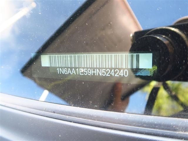 2017 Nissan Titan 4x4 Crew Cab PRO-4X - 17081834 - 4