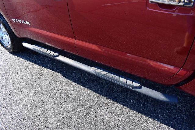 2017 Nissan Titan 4x4 Crew Cab S - 23094313 - 11