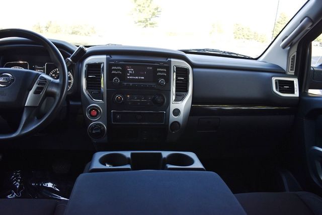2017 Nissan Titan 4x4 Crew Cab S - 23094313 - 14