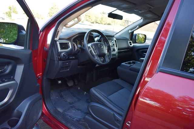 2017 Nissan Titan 4x4 Crew Cab S - 23094313 - 28