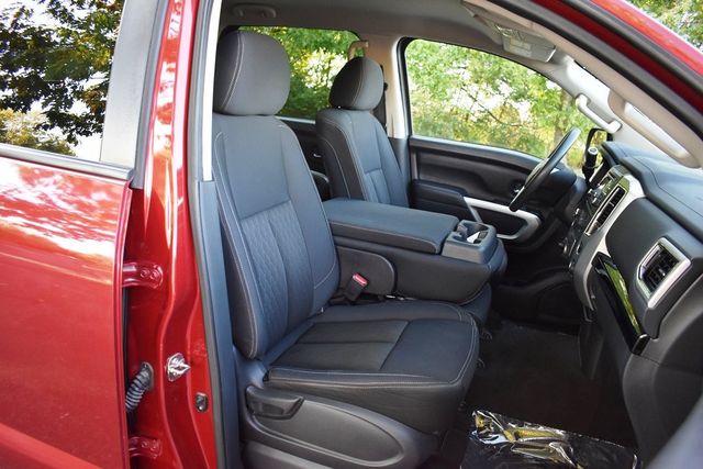 2017 Nissan Titan 4x4 Crew Cab S - 23094313 - 2