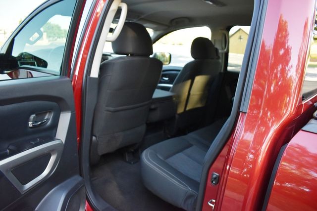 2017 Nissan Titan 4x4 Crew Cab S - 23094313 - 30
