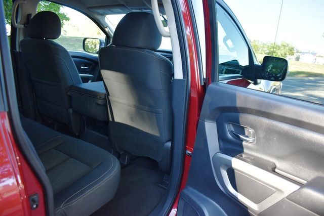 2017 Nissan Titan 4x4 Crew Cab S - 23094313 - 31