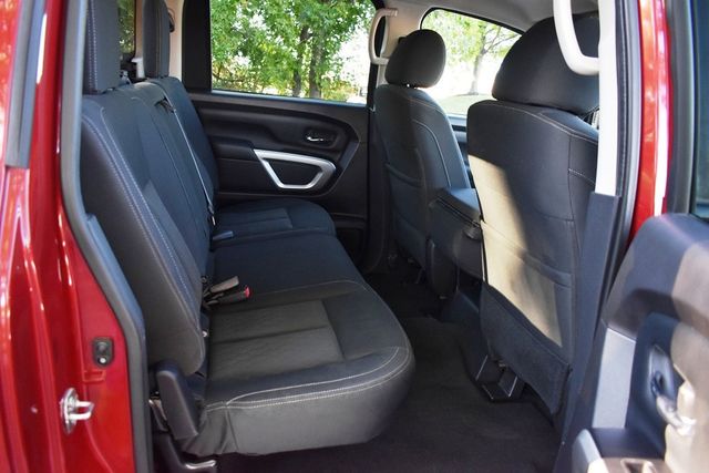 2017 Nissan Titan 4x4 Crew Cab S - 23094313 - 34
