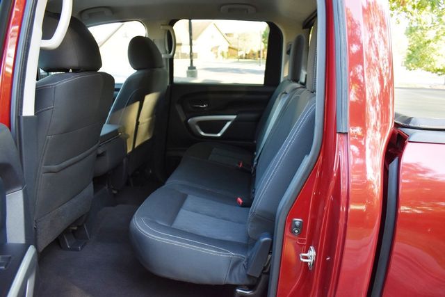 2017 Nissan Titan 4x4 Crew Cab S - 23094313 - 35