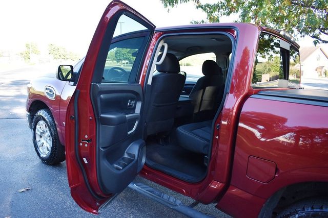 2017 Nissan Titan 4x4 Crew Cab S - 23094313 - 38