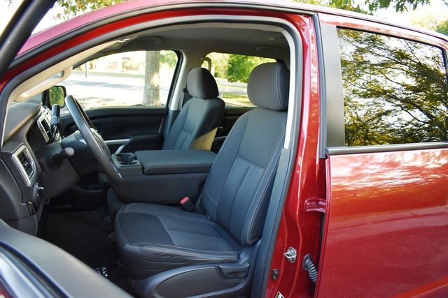 2017 Nissan Titan 4x4 Crew Cab S - 23094313 - 3