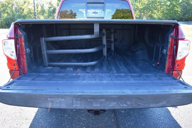 2017 Nissan Titan 4x4 Crew Cab S - 23094313 - 40