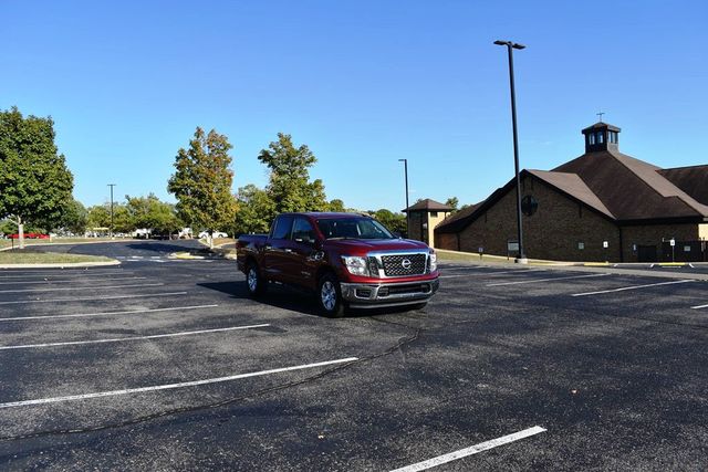 2017 Nissan Titan 4x4 Crew Cab S - 23094313 - 41