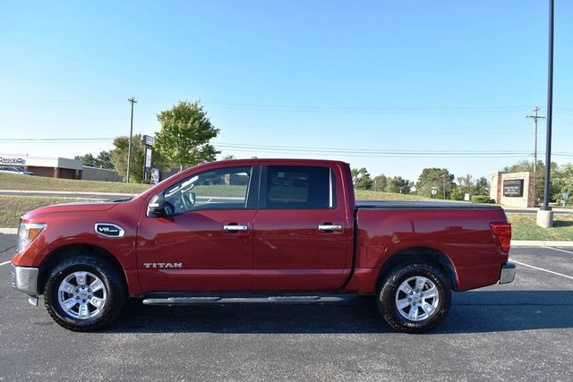 2017 Nissan Titan 4x4 Crew Cab S - 23094313 - 46