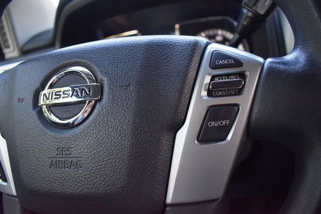 2017 Nissan Titan 4x4 Crew Cab S - 23094313 - 8