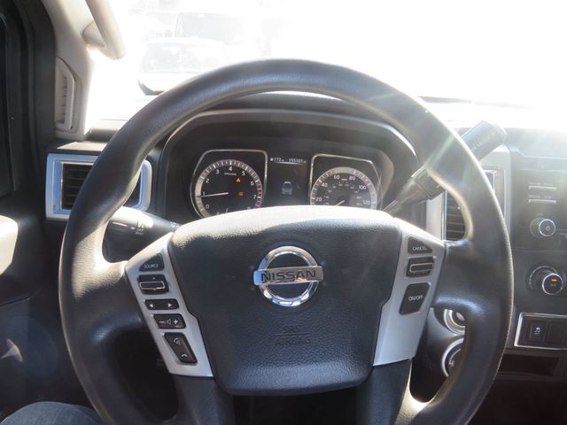 2017 Nissan Titan 4x4 Crew Cab SV - 23092714 - 6
