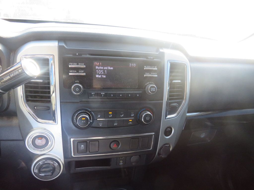 Nissan Titan photo 9