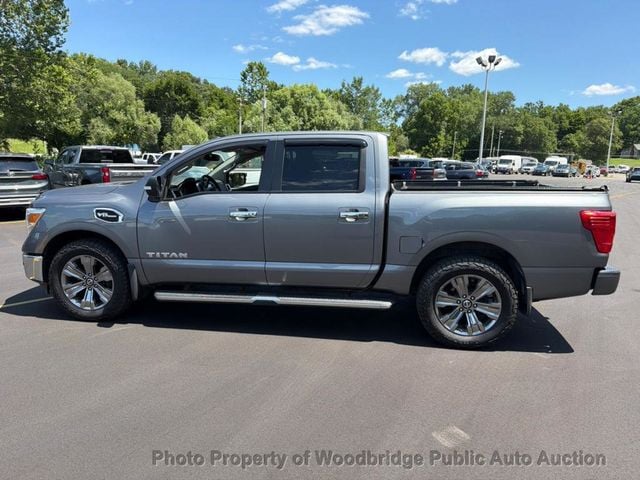 2017 Nissan Titan 4x4 Crew Cab SV - 23067585 - 3
