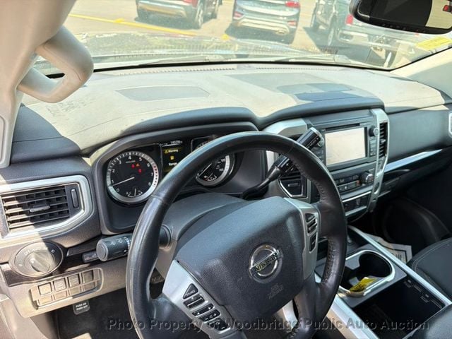 2017 Nissan Titan 4x4 Crew Cab SV - 23067585 - 7