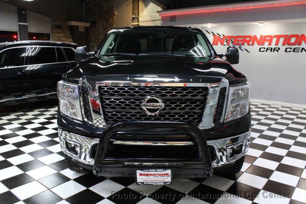 2017 Nissan Titan 4x4 Crew Cab SV - 22770008 - 1