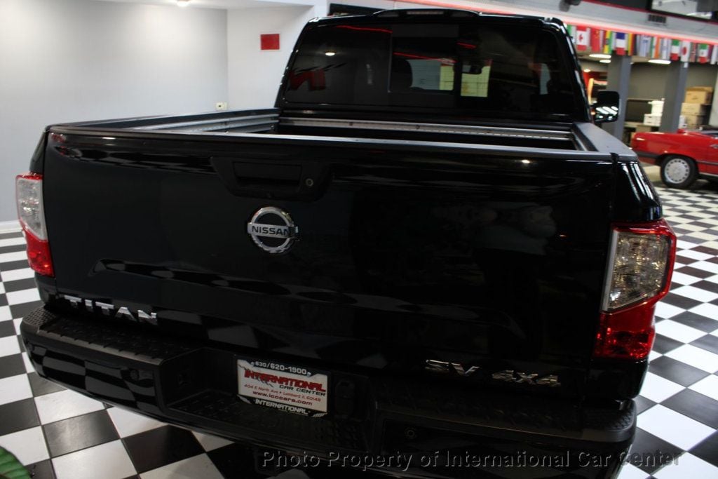 2017 Nissan Titan 4x4 Crew Cab SV - 22770008 - 6