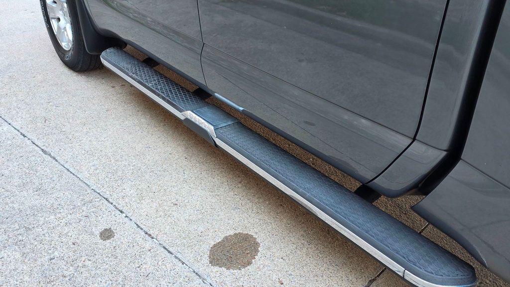 2017 Nissan Titan 4x4 Crew Cab SV - 22991827 - 13