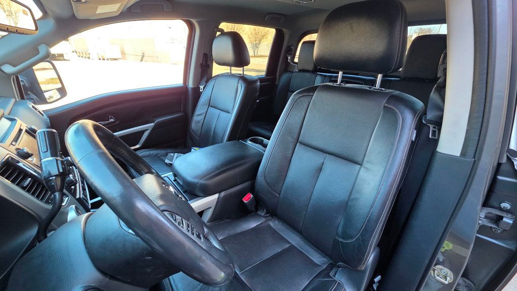 2017 Nissan Titan 4x4 Crew Cab SV - 22991827 - 18