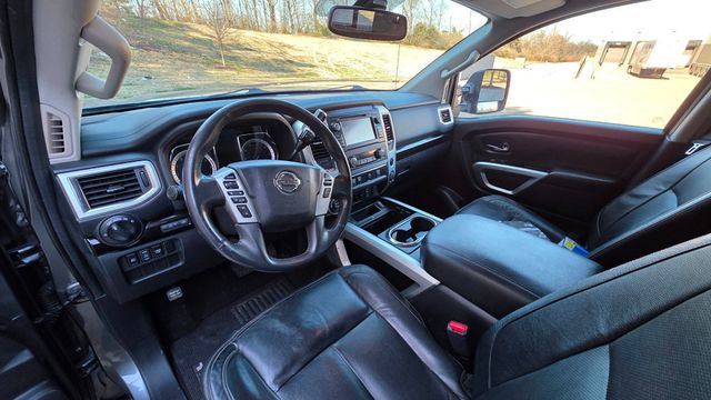 2017 Nissan Titan 4x4 Crew Cab SV - 22991827 - 19
