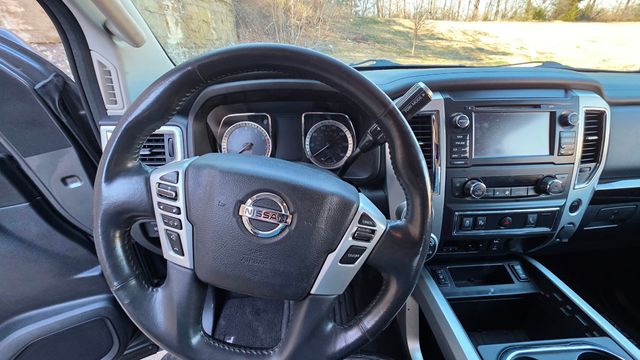 2017 Nissan Titan 4x4 Crew Cab SV - 22991827 - 20