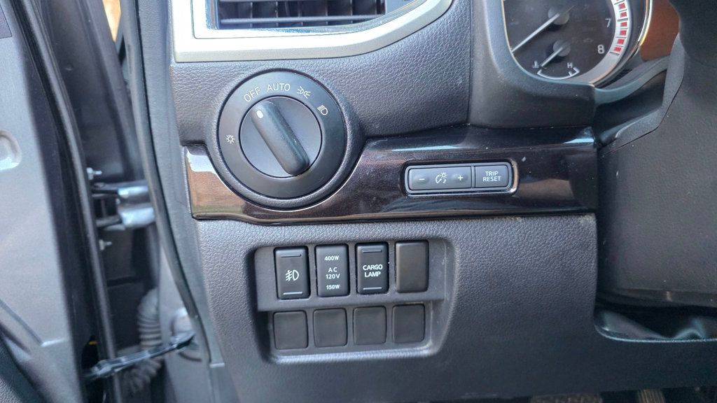 2017 Nissan Titan 4x4 Crew Cab SV - 22991827 - 21