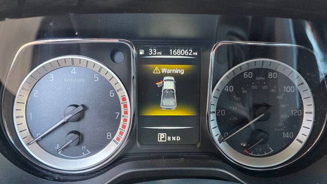 2017 Nissan Titan 4x4 Crew Cab SV - 22991827 - 22