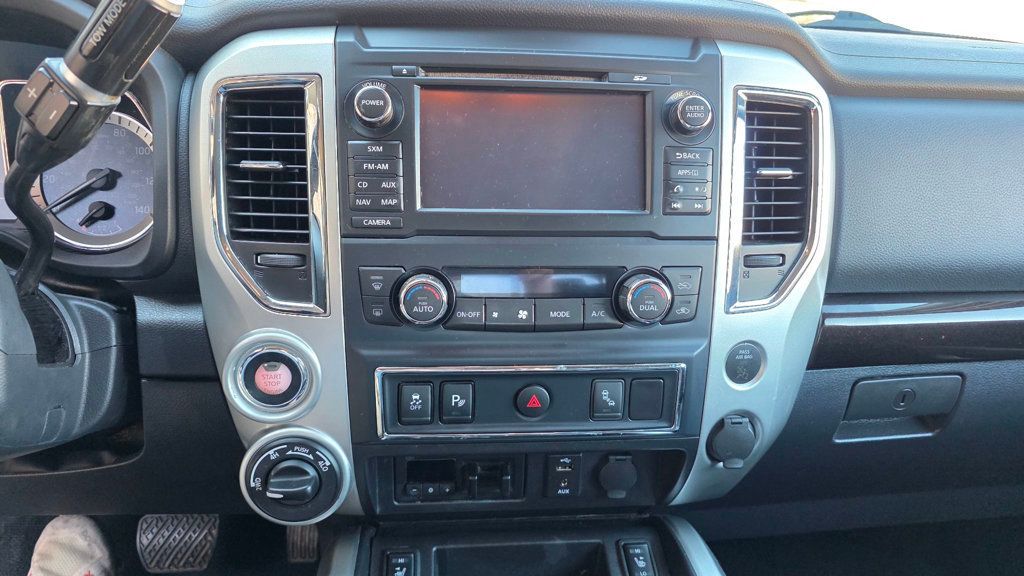 2017 Nissan Titan 4x4 Crew Cab SV - 22991827 - 24