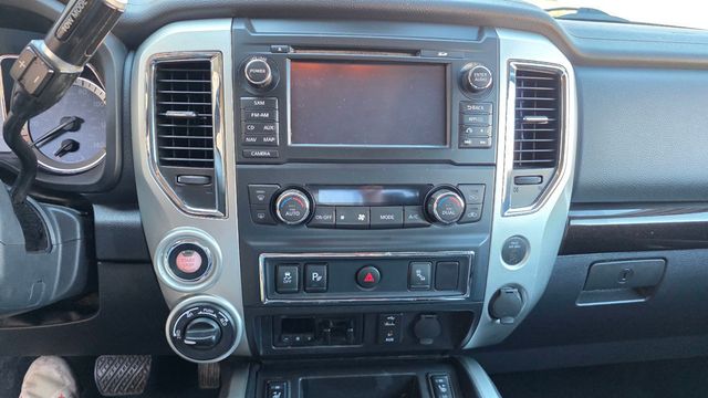 2017 Nissan Titan 4x4 Crew Cab SV - 22991827 - 24