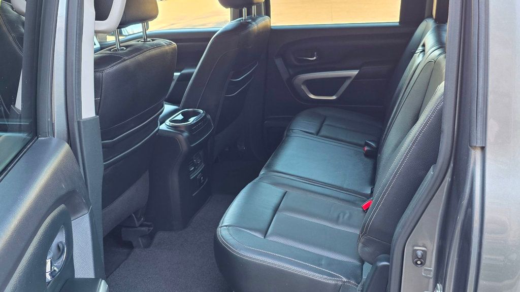 2017 Nissan Titan 4x4 Crew Cab SV - 22991827 - 39