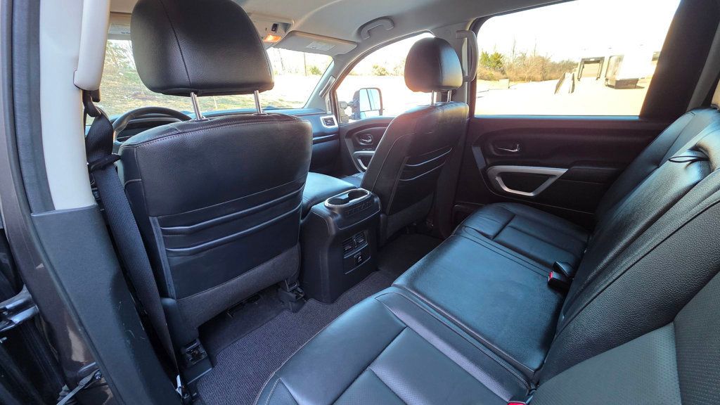 2017 Nissan Titan 4x4 Crew Cab SV - 22991827 - 41