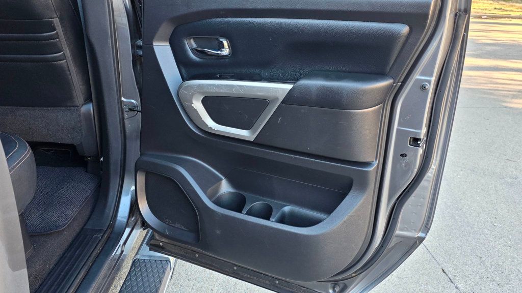 2017 Nissan Titan 4x4 Crew Cab SV - 22991827 - 42