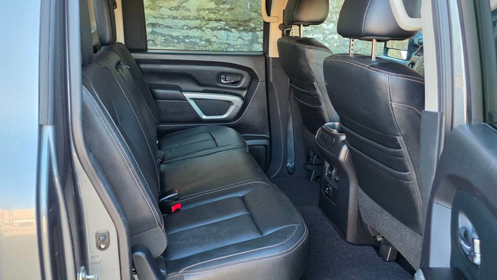 2017 Nissan Titan 4x4 Crew Cab SV - 22991827 - 43