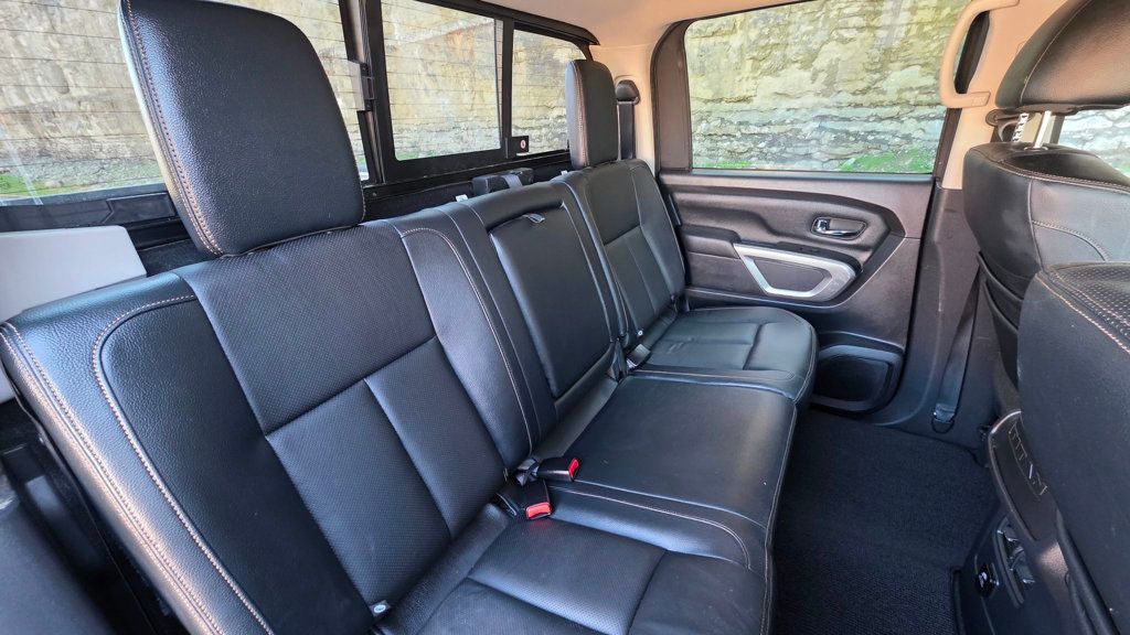 2017 Nissan Titan 4x4 Crew Cab SV - 22991827 - 45