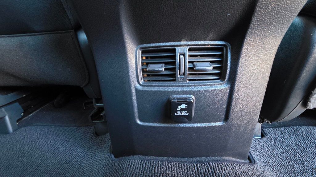 2017 Nissan Titan 4x4 Crew Cab SV - 22991827 - 47