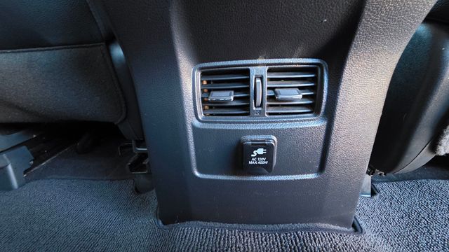 2017 Nissan Titan 4x4 Crew Cab SV - 22991827 - 47