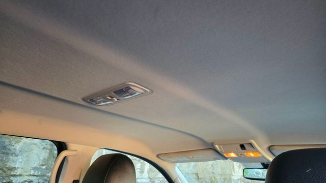 2017 Nissan Titan 4x4 Crew Cab SV - 22991827 - 49