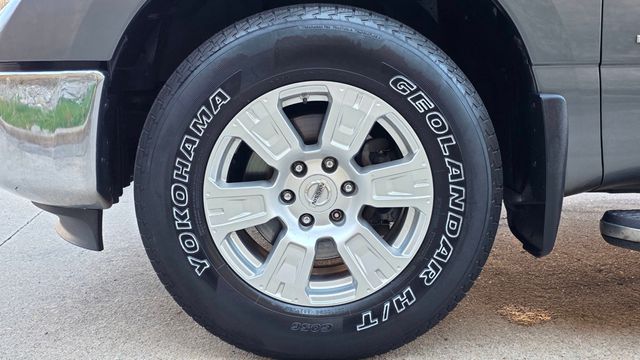 2017 Nissan Titan 4x4 Crew Cab SV - 22991827 - 60