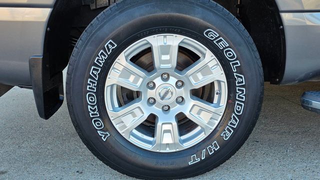 2017 Nissan Titan 4x4 Crew Cab SV - 22991827 - 62