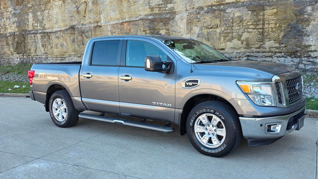 2017 Nissan Titan 4x4 Crew Cab SV - 22991827 - 7