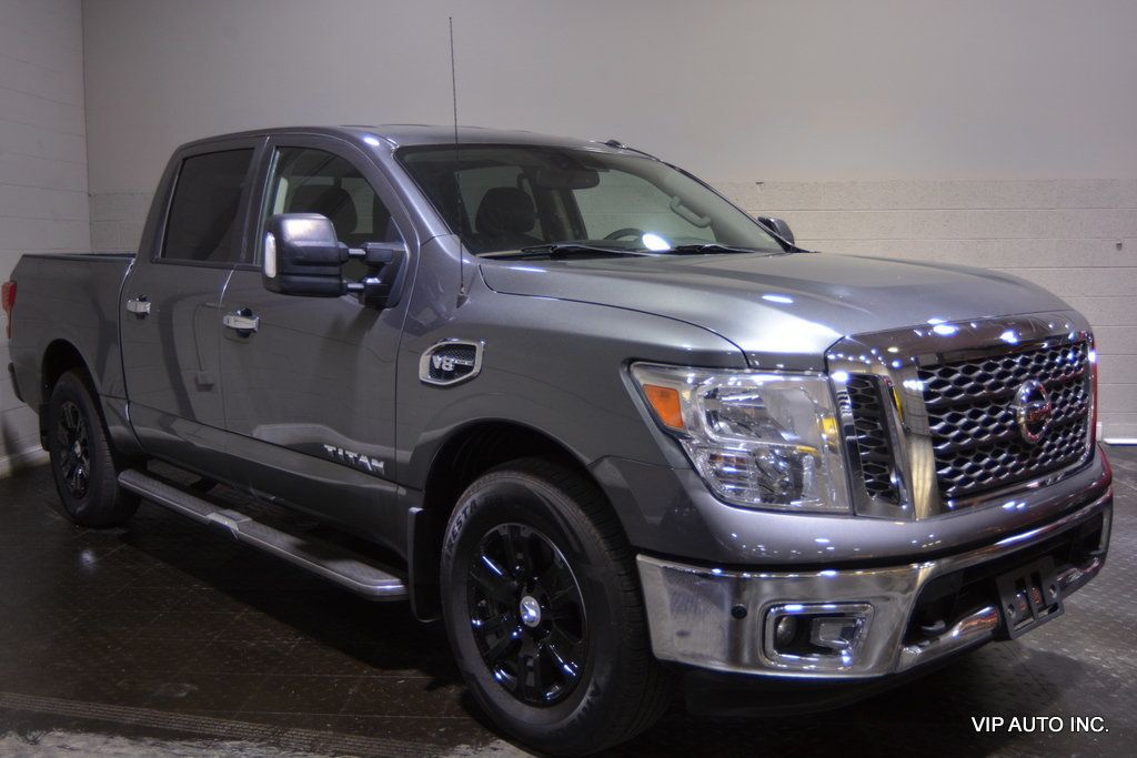 2017 Nissan Titan 4x4 Crew Cab SV - 22342717 - 38