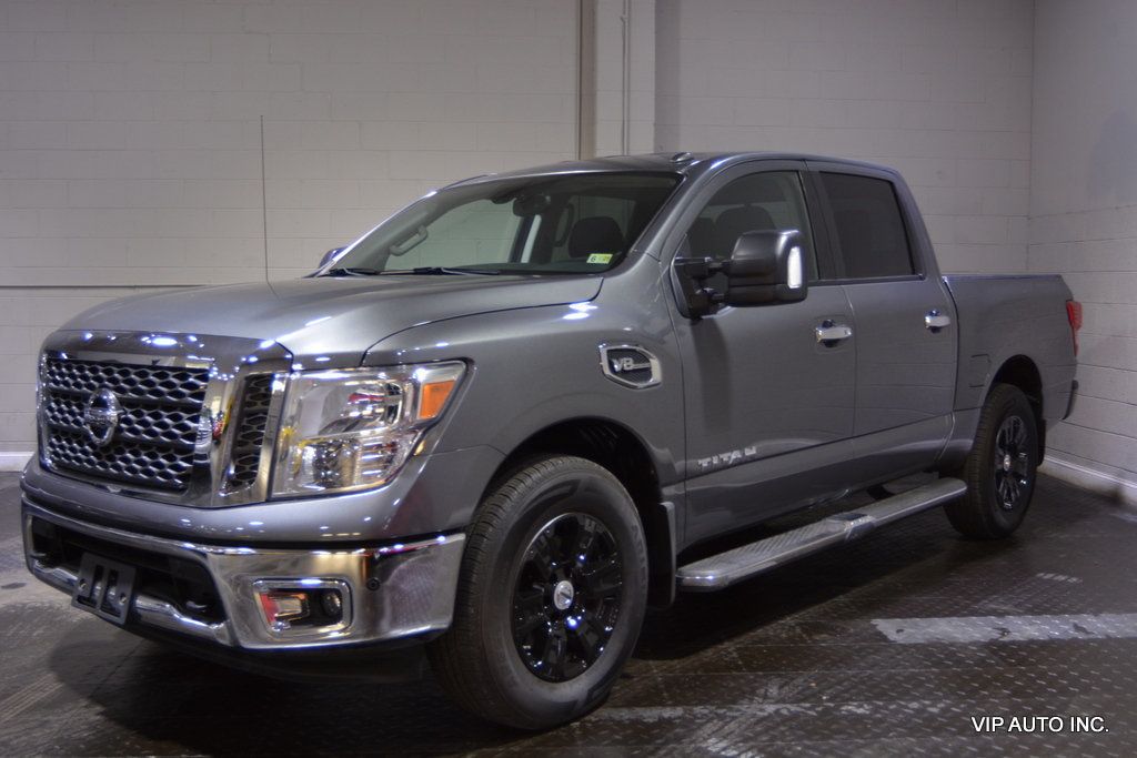 2017 Nissan Titan 4x4 Crew Cab SV - 22342717 - 39