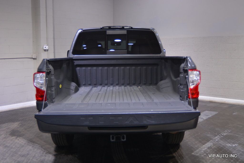 2017 Nissan Titan 4x4 Crew Cab SV - 22342717 - 43