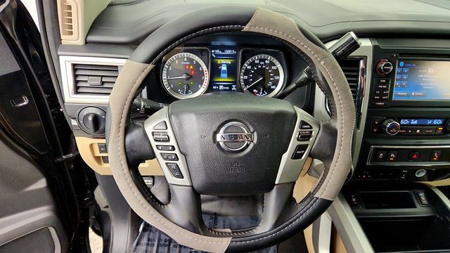 2017 Nissan Titan 4x4 Crew Cab SV w/ Comfort & Convenience Package - 23079712 - 12