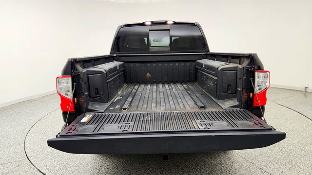 2017 Nissan Titan 4x4 Crew Cab SV w/ Comfort & Convenience Package - 23079712 - 21