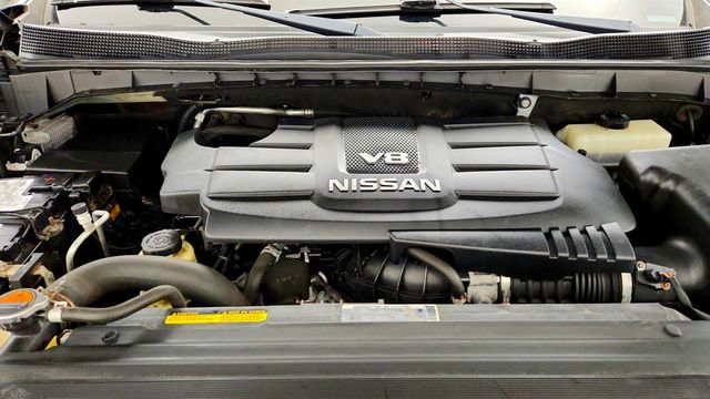2017 Nissan Titan 4x4 Crew Cab SV w/ Comfort & Convenience Package - 23079712 - 26