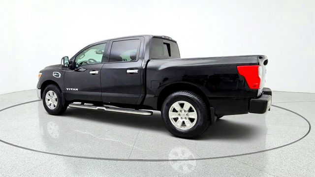 2017 Nissan Titan 4x4 Crew Cab SV w/ Comfort & Convenience Package - 23079712 - 6