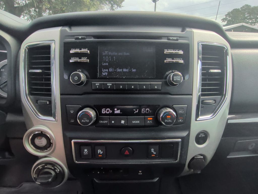 Nissan Titan photo 17